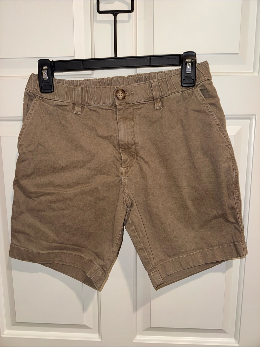 chubbies Khaki Elastic-Waist Flat Front Shorts small